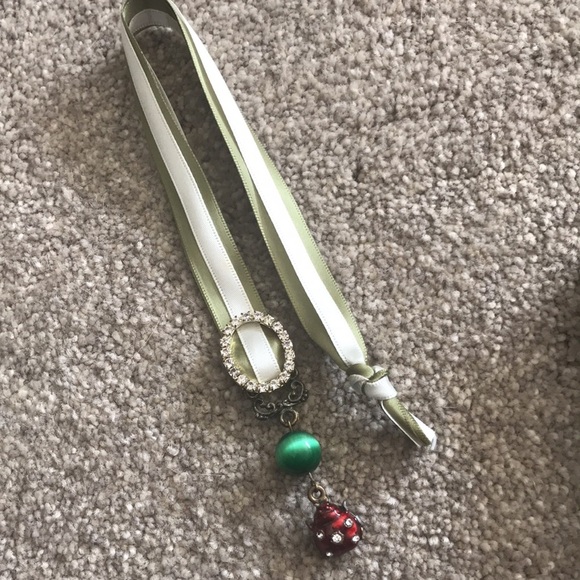 NIB Two’s Company Abbesses Austrian Crystal Ribbon Book Marks - Picture 6 of 8